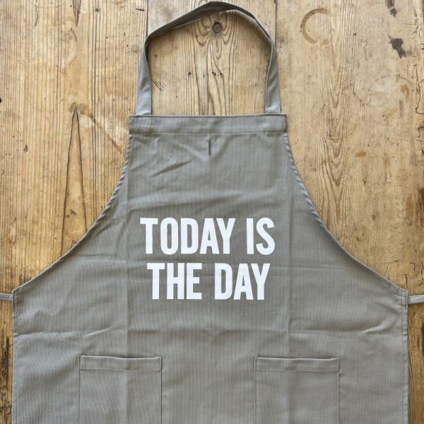 DRESSSEN Day Use W Pocket Apron "TODAY IS THE DAY" -smoky beige