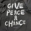 TODAY edition "GIVE PEACE A CHANCE" S/S tee -charcoal