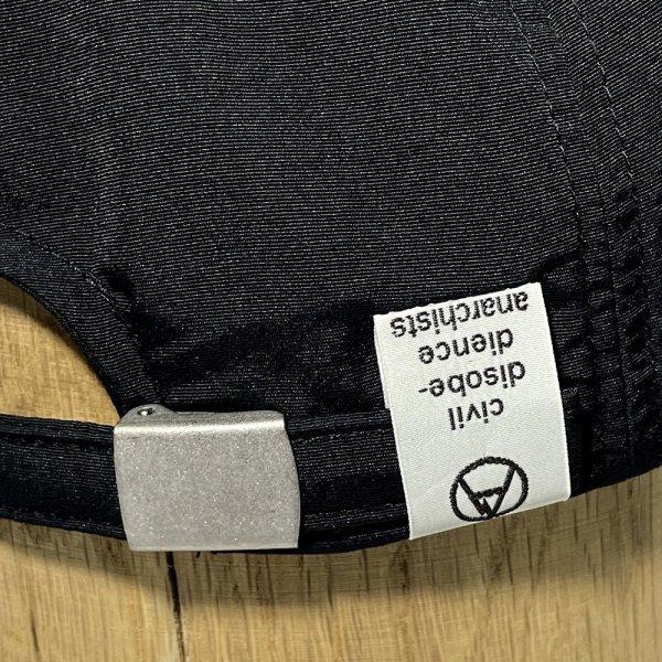 MOUNTAIN RESEARCH A.M. Cap Cursive letters